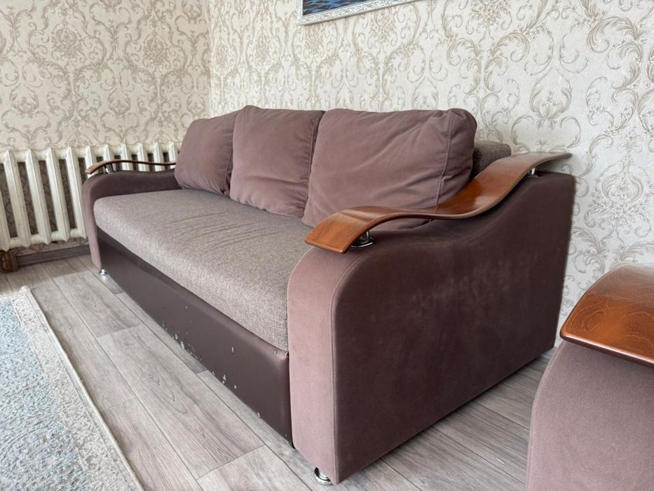 Продам уголок два дивана 2+3