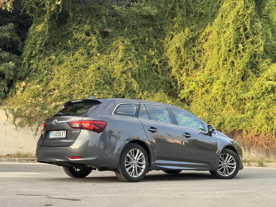 Toyota Avensis 2.0D4D 74хил км 2018