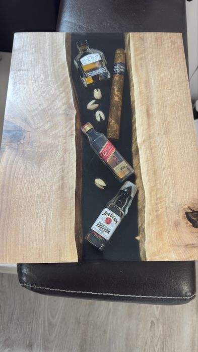 Дъска от орех и епоксидна смола