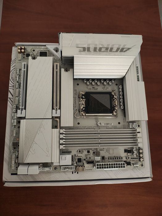 Gigabyte B860M Aorus Elite Ice
