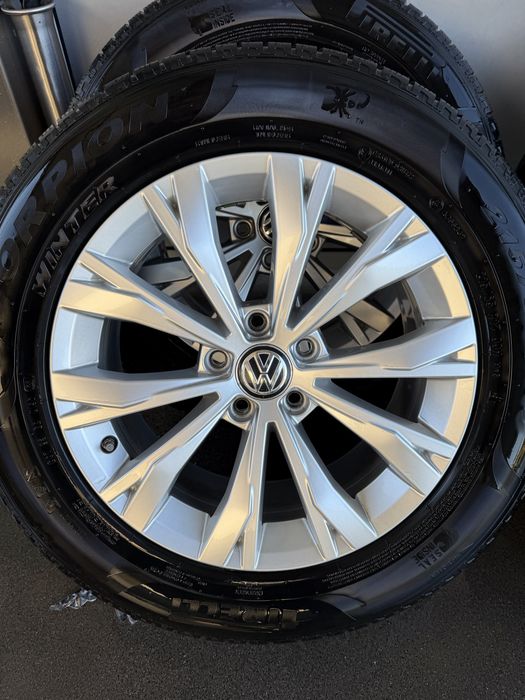 Jante  aluminiu 17” cu anvelope de iarna pirelli 215 65 17