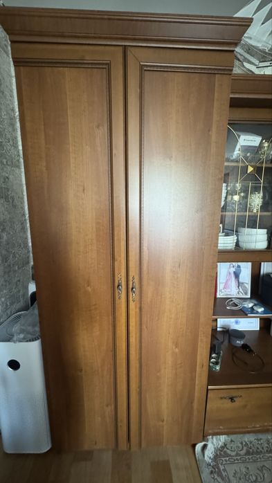Стенка для гостиной (гарнитур) в отличном состоянии.