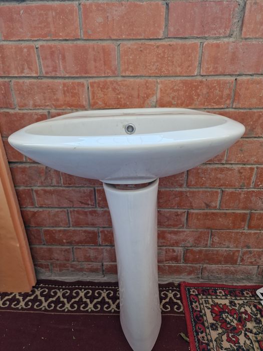 Продам раковину тюльпан