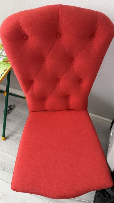 Стул красный 4 штуки