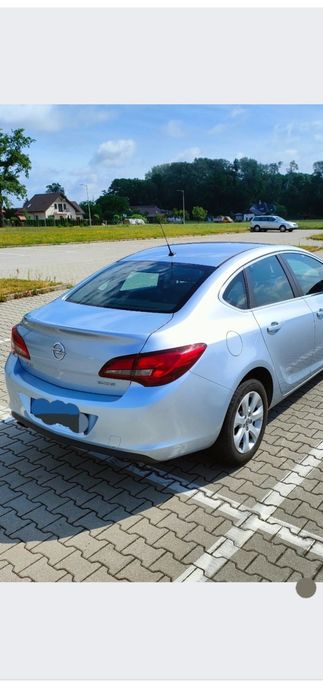 Dezmembrez opel astra j sedan/berlina