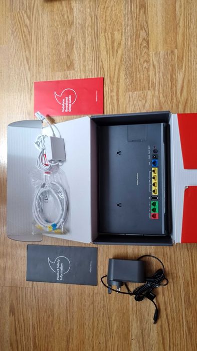 2x Routere Vodafone WIFI HUB THG300 Dual Band/ Router Vodafone HHG2500