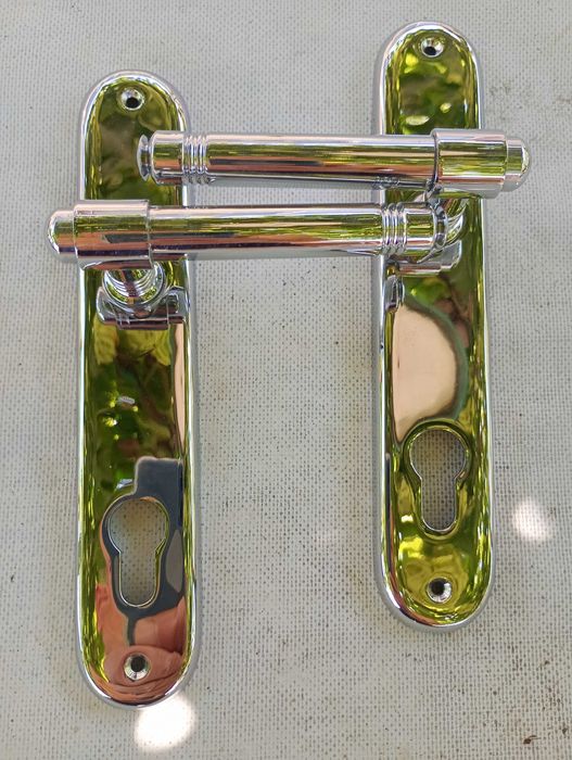 Месингов обков за дървена дограма