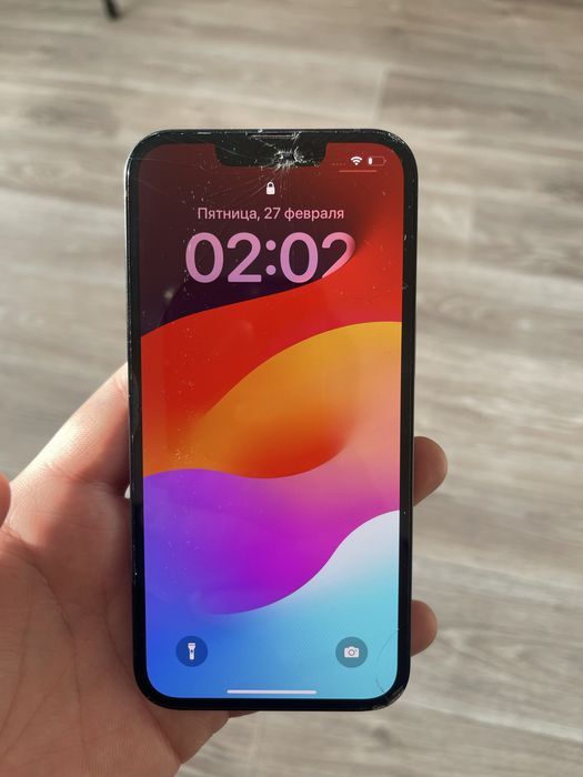 Продам айфон 13 128