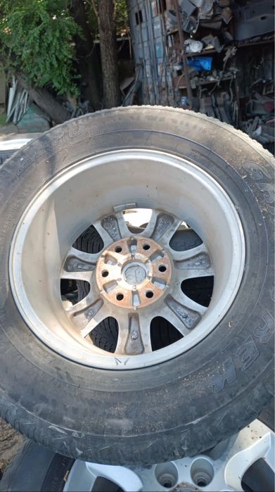 Продам комплект летней резины 265/65/17