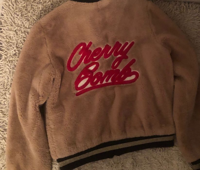 Шубка guess оригинал