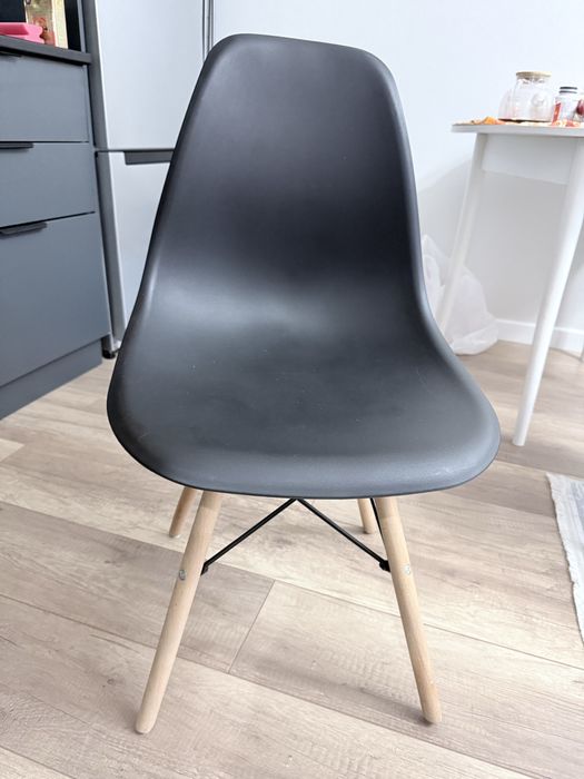 Стол со стульями