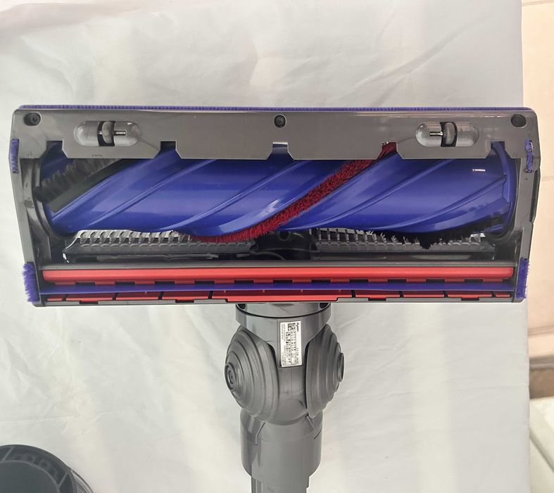 Вертикална прахосмукачка Dyson V8 Advanced с гаранция