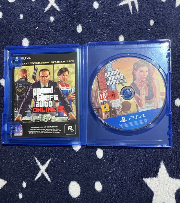Vand playstation 4 pro de 1TB cu 2 console + GTA 5 si FIFA 25