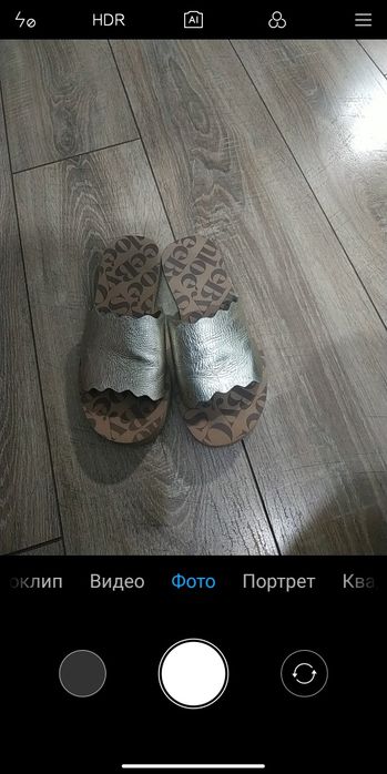 Продаются женские кроссовки