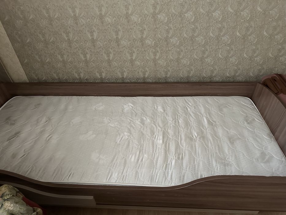 Кровать для спальни
