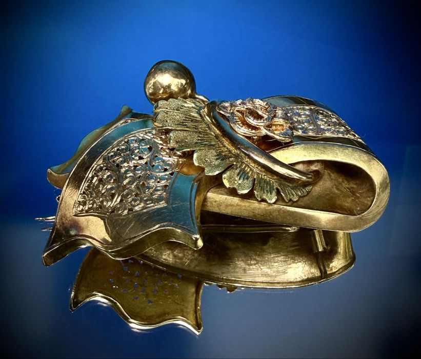 Антикварная брошь!