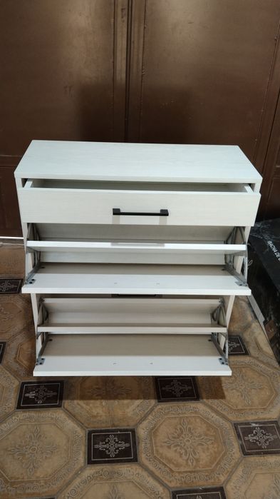 Oyoq kiyim uchun podstavka