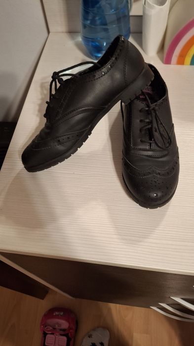 Lot încălțăminte sport si de școală fete 33