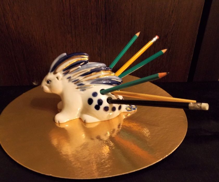 Дикобраз — фарфоровая карандашница