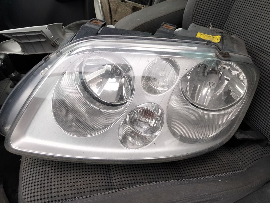 Fauri/ far  vw Touran 2005
