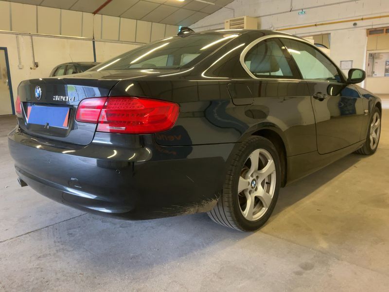BMW 3er 320d xDrive Sport Design 2010