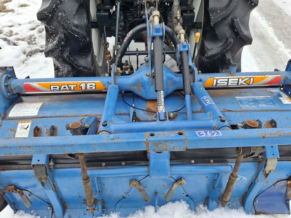 Продавам японски трактор  Исеки Ат 30.