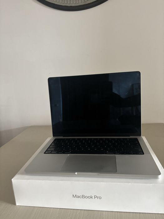 macbook pro m1 pro 14 - Laptopuri oferte online | OLX.ro