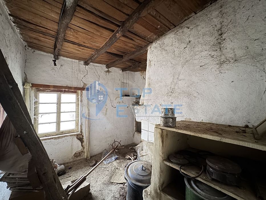 Къща в Велико Търново, област-с.Николаево площ 80 цена Двуетажна къща