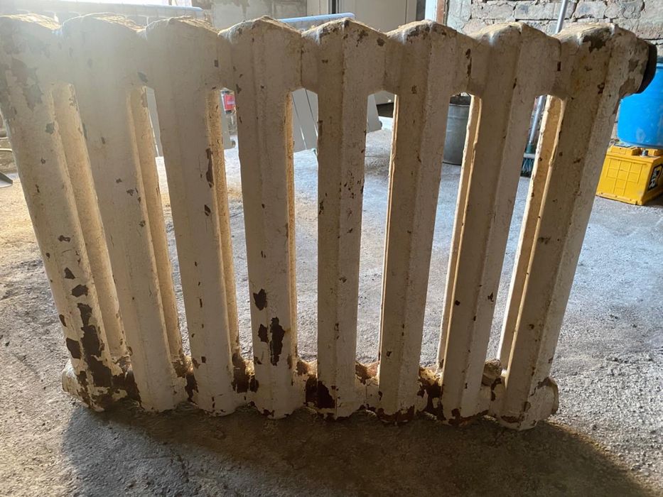 Радиаторы, домкраты, лестницы