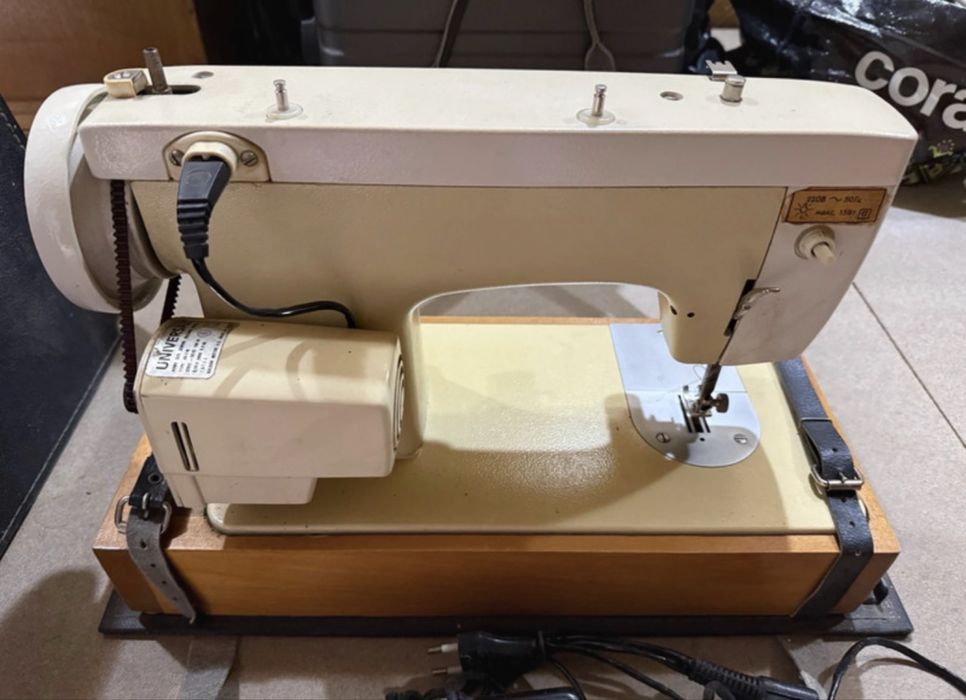 Mașină de cusut Chaika