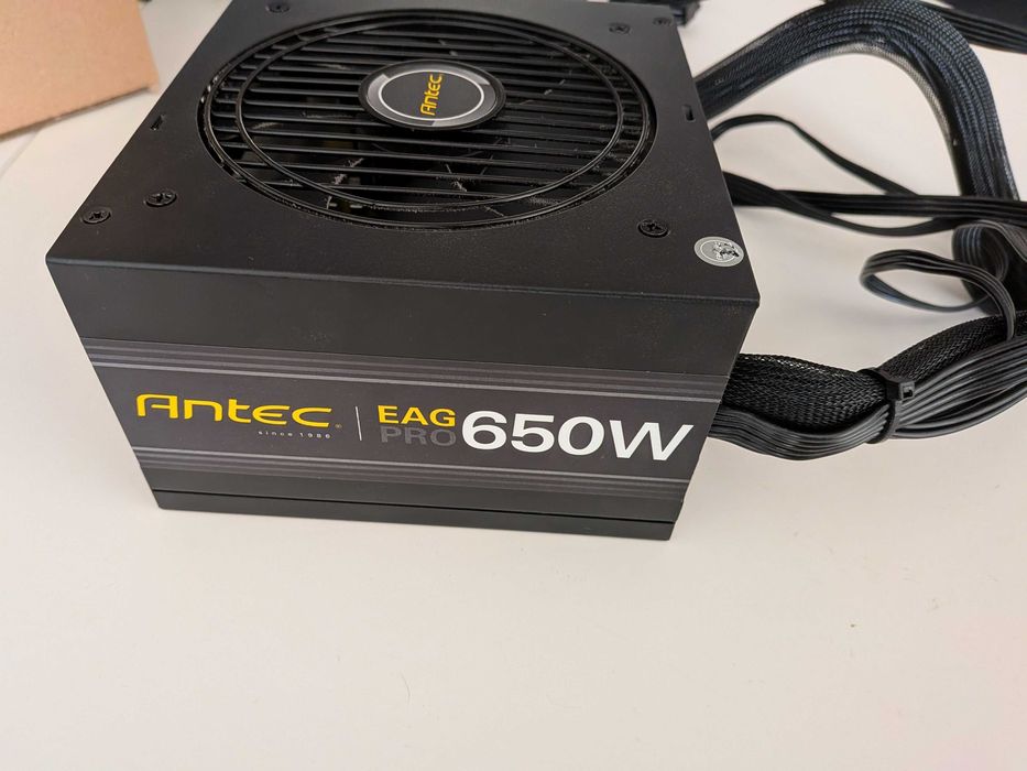 Sursă Antec EA650G Pro 650W 80+ Gold - defectă