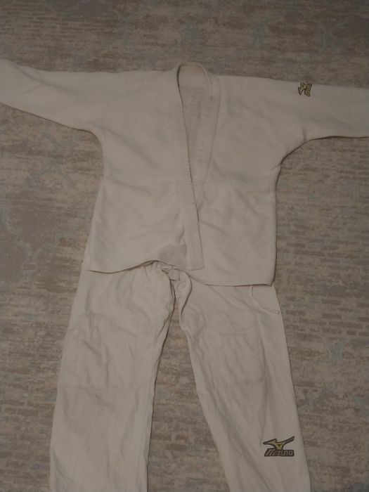 Продам кимано мизуно