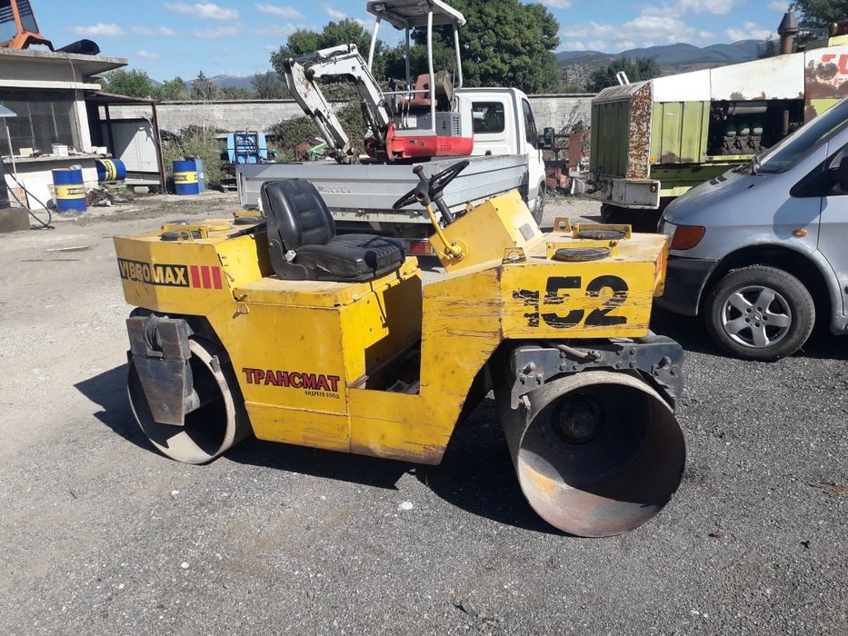 Двубандажен вибрационен валяк