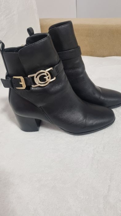 Ghete piele Guess