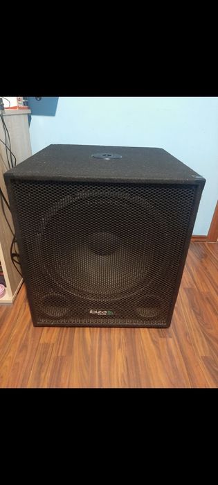 Subwoofer și boxe active
