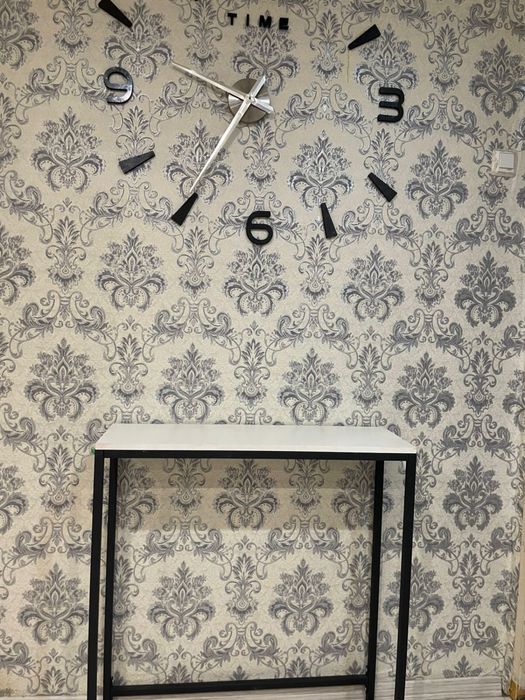 Продам стол для бровиста