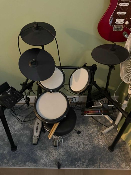 Продаю барабанную установку!