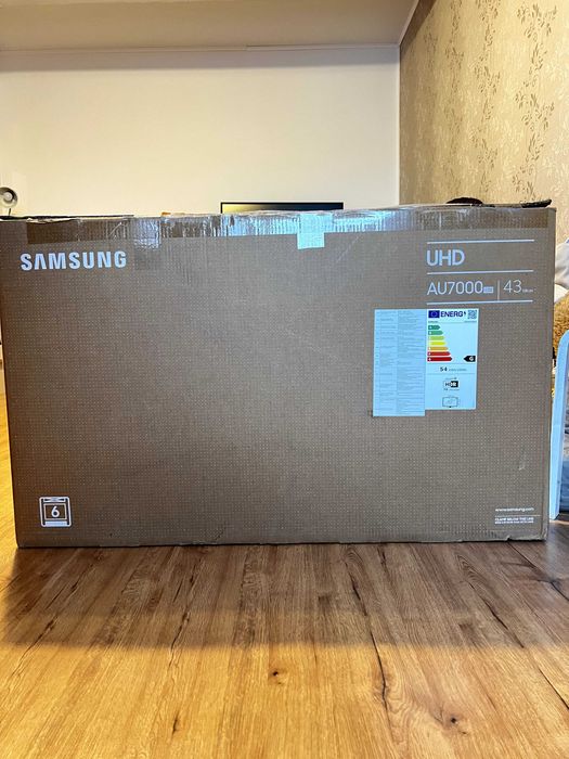 Smart TV Samsung 4K 108cm - Pachet Complet + Accesorii Montare Perete