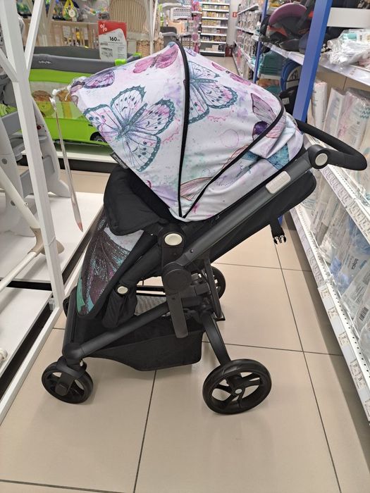 Необычная очень красивая детская коляска для девочки