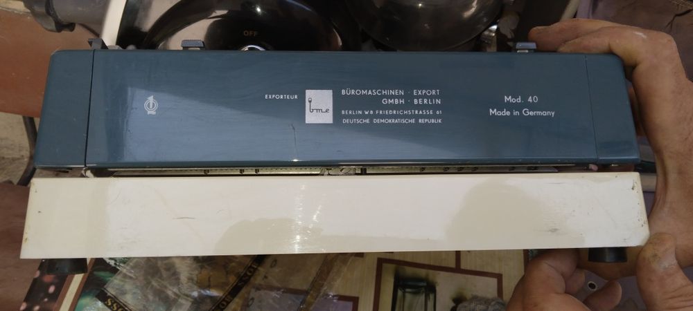 Продаю антикварную печатную машинку