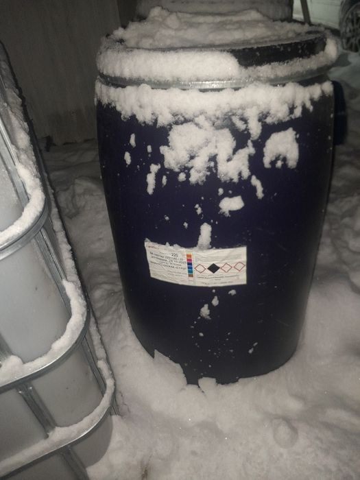 Бочка кубвый  и 200 литровый