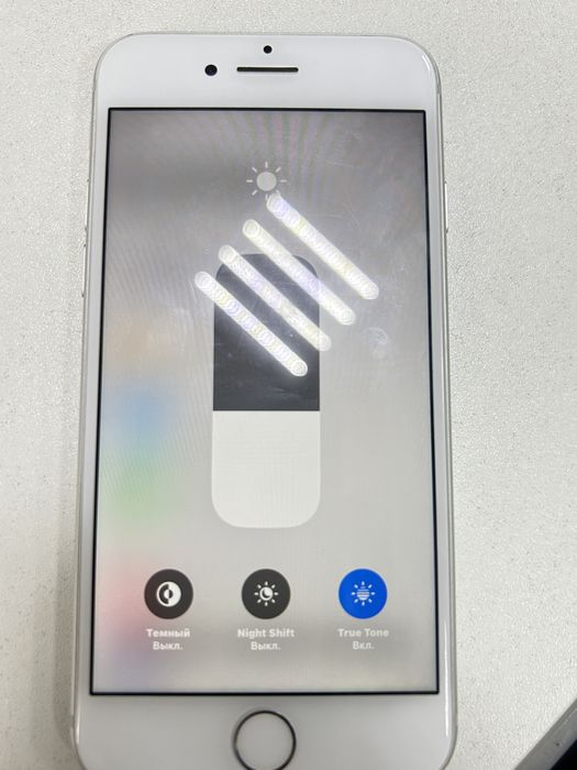 iPhone 8 хорошим состоянии