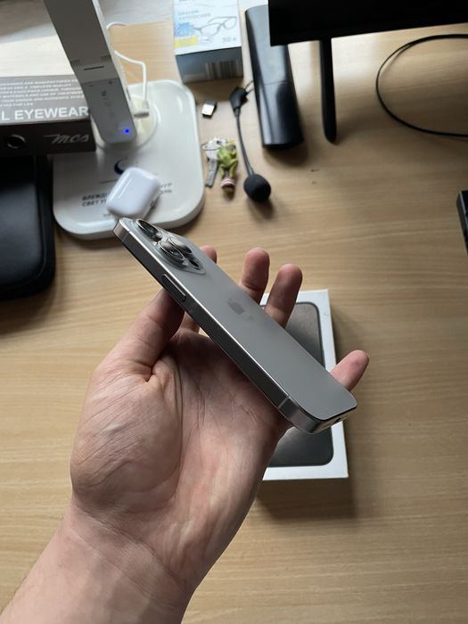 iPhone 15 pro с комплектом