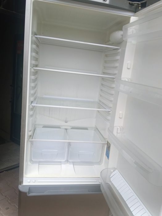 Холодильник Indesit