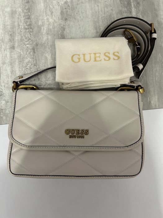 Чанта Guess бежова