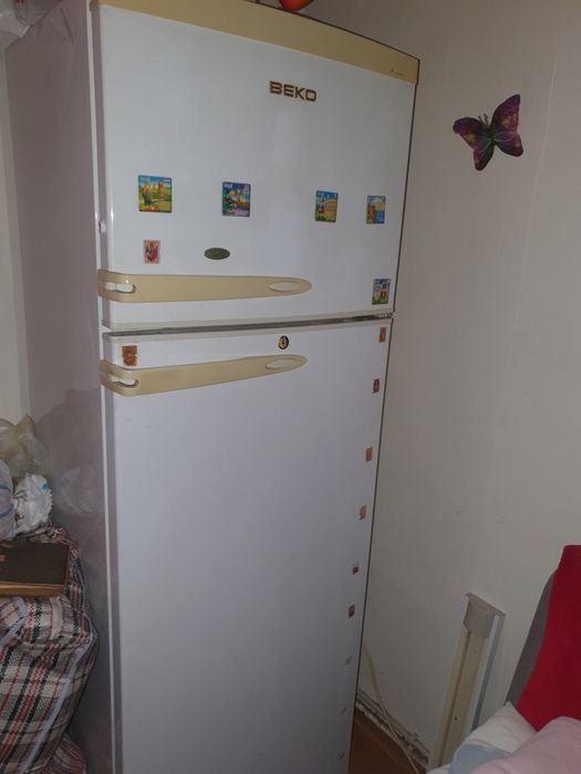 Vând frigider Beko