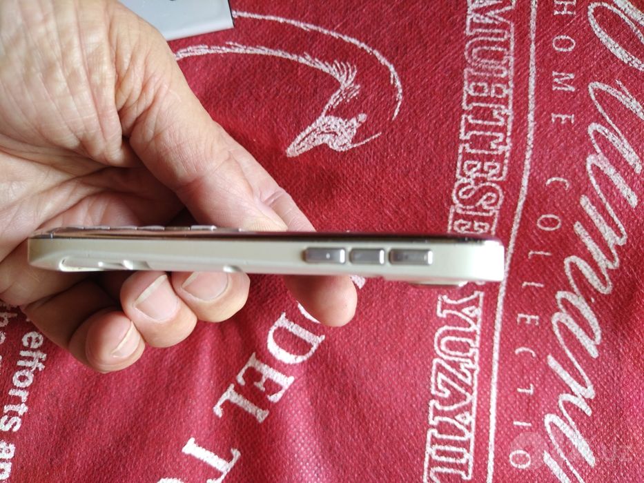 Продаётся Nokia E72-1 рабочий.