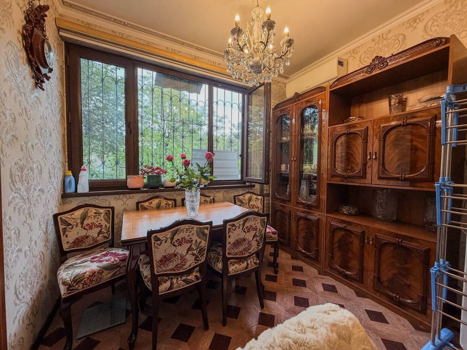 Буз-2 Ялангач,Автосалон Пойтахт, 3/1/5,кирпич, балкон 2*6,70 м2