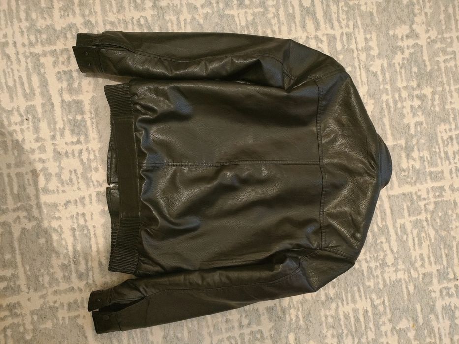 Продам кожаный куртка