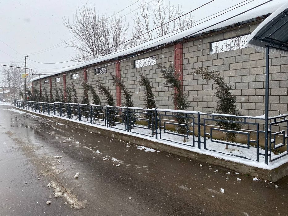 Yeng ozbekston bogin orqasida chiroyli shinam xovli